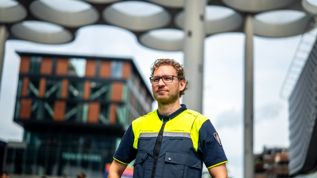 Voor MB-ALL zette ik een employer branding campagne op. Zelf figureer ik ook als boa.
